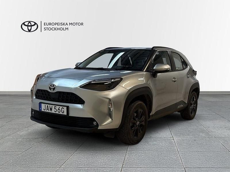 Silver Begagnad 2024 Toyota Yaris Hybrid Active | 284 900 kr (Marknadspris) - Bild 1/3