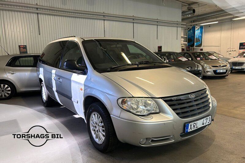 Silver Begagnad 2006 Chrysler Grand Voyager Minibuss | 39 900 kr - Bild 1/4