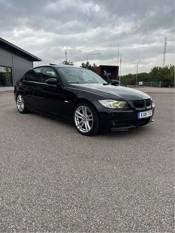 Svart Begagnad 2007 BMW 335 M Sport Sedan | 105 000 kr (Bra pris) - Bild 1/4
