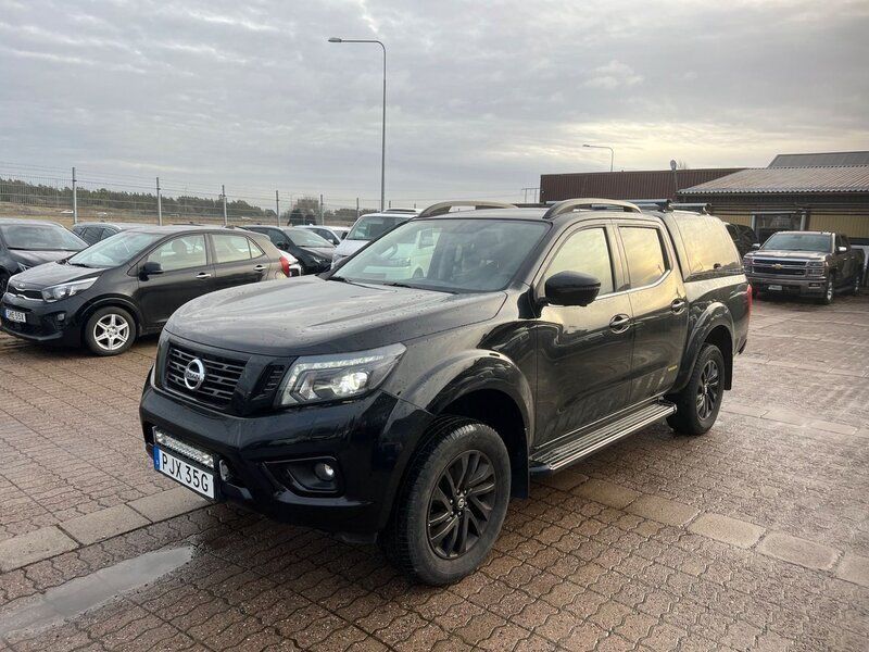 Svart Begagnad 2019 Nissan Navara N-Guard Pickup | 299 900 kr (Superpris) - Bild 1/4