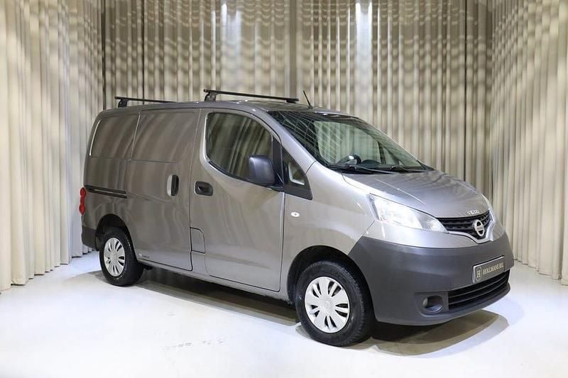 Grå Begagnad 2012 Nissan NV200 Minibuss | 39 900 kr (Marknadspris) - Bild 1/4