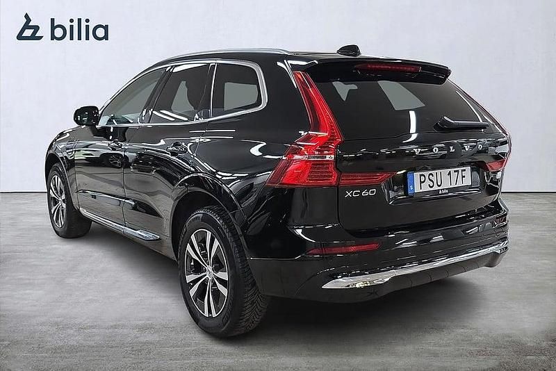 Begagnad Volvo XC60 Core 253 HK (186 kW) 2022 Svart SUV
