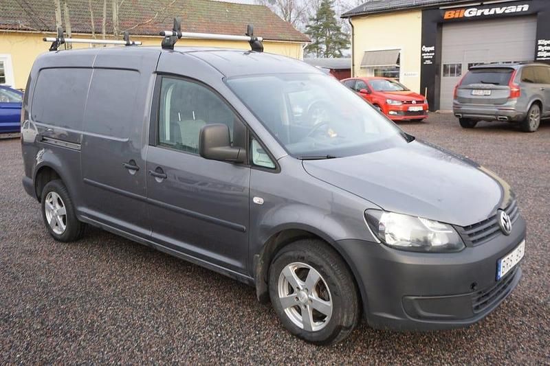 Mörkgrå (grå) Begagnad 2013 VW Caddy Maxi Minibuss | 94 900 kr (Bra pris) - Bild 1/4