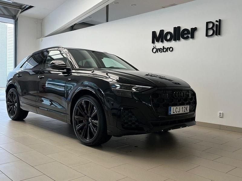 Svart (mytsvart metallic) Ny 2025 Audi Q8 Design SUV | 1 189 000 kr (Superpris) - Bild 1/4