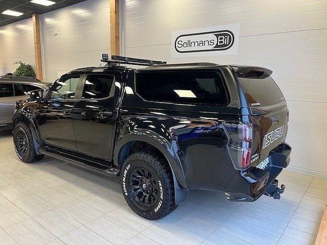 Begagnad Isuzu D-Max 163 HK (119 kW) 2024 Onyx black Pickup