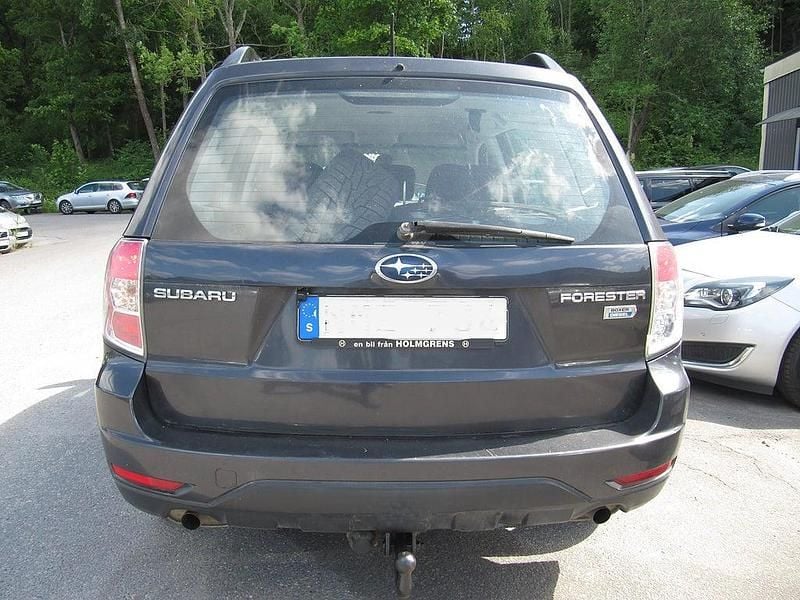 Begagnad Subaru Forester 147 HK (108 kW) 2010 Vit SUV