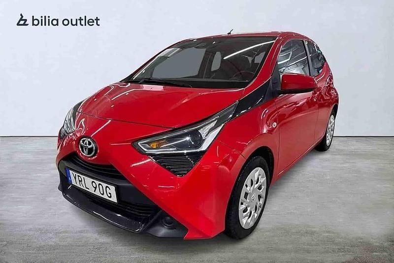 Röd Begagnad 2019 Toyota Aygo Halvkombi | 99 900 kr (Marknadspris) - Bild 1/1