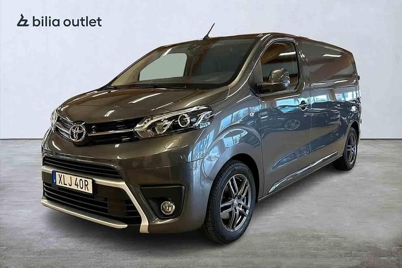 Grå Begagnad 2022 Toyota Proace Van | 349 900 kr - Bild 1/1