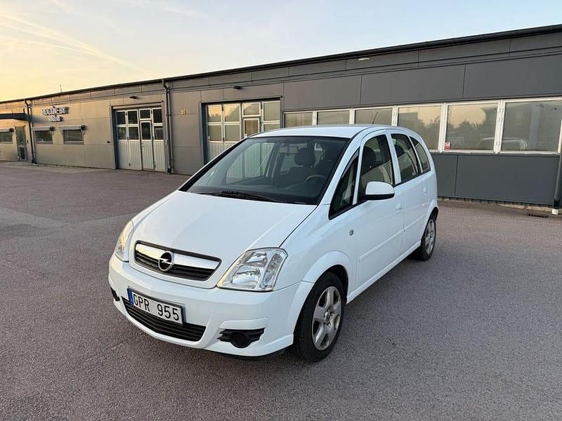 Vit Begagnad 2009 Opel Meriva Minibuss | 29 900 kr - Bild 1/4