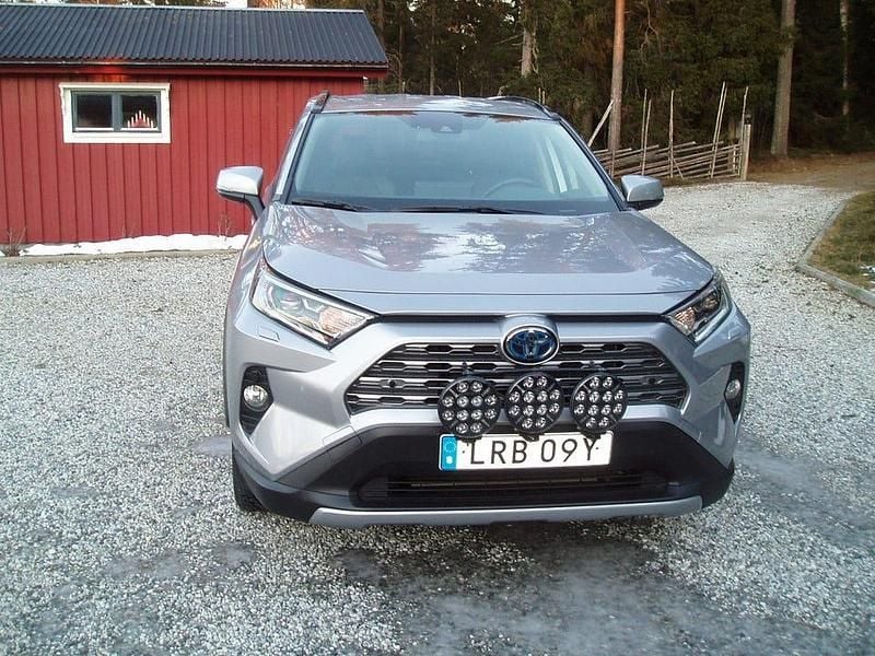 Begagnad Toyota RAV4 Hybrid Executive 222 HK (163 kW) 2022 SUV
