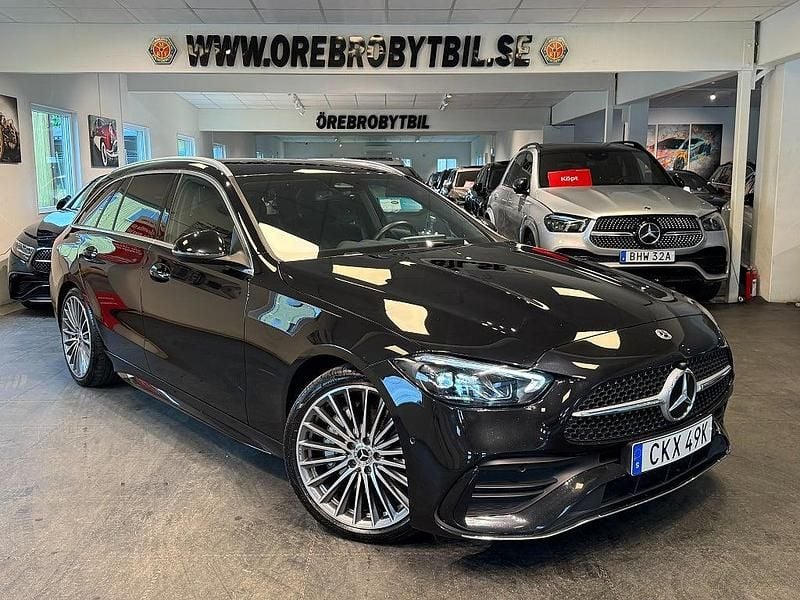 Svart Begagnad 2024 Mercedes C220 AMG Kombi | 469 900 kr (Marknadspris) - Bild 1/4