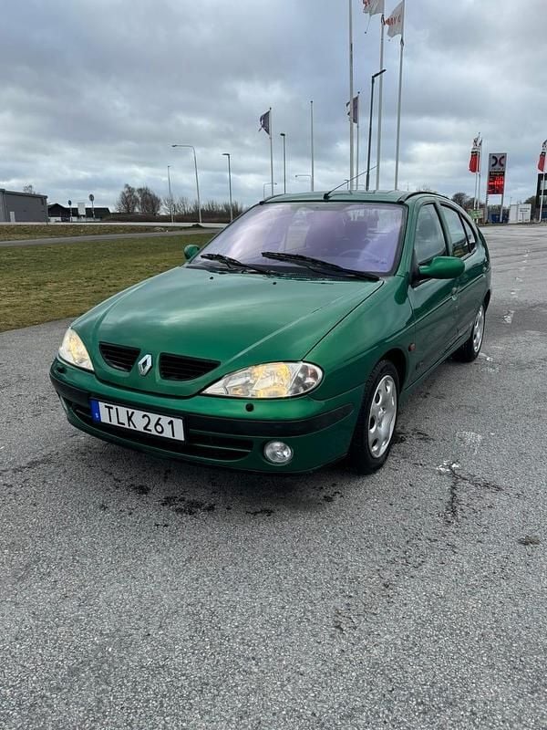 Begagnad Renault Mégane II 107 HK (78 kW) 2003