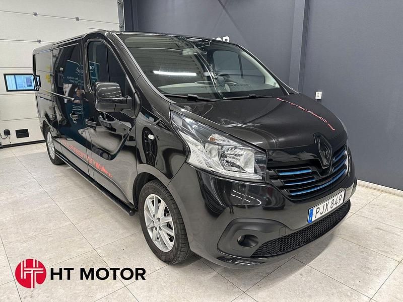 Svart Begagnad 2017 Renault Trafic Van | 134 900 kr (Marknadspris) - Bild 1/4