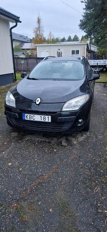 Svart Begagnad 2010 Renault Mégane GrandTour Kombi | 32 000 kr (Marknadspris) - Bild 1/4