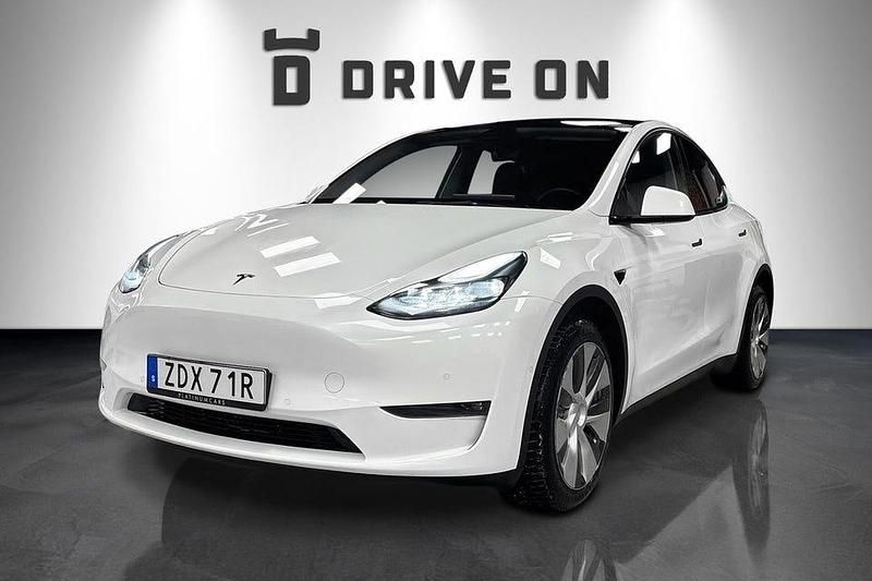 Begagnad Tesla Model Y Long Range AWD 378 kW (514 HK) 2022 Vit SUV