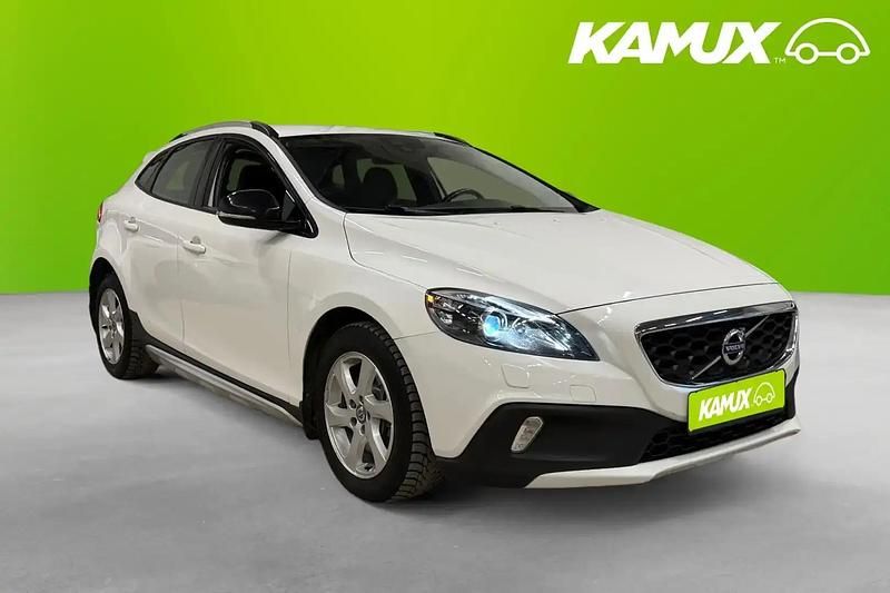 Begagnad Volvo V40 150 HK (110 kW) 2014 Vit Halvkombi