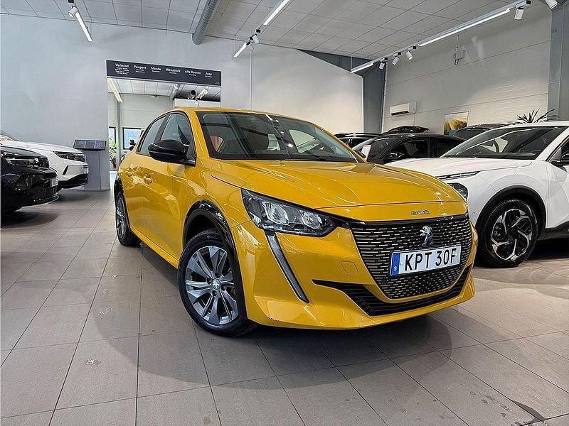 Gul Begagnad 2022 Peugeot e-208 Active Halvkombi | 179 900 kr (Lite dyr) - Bild 1/4