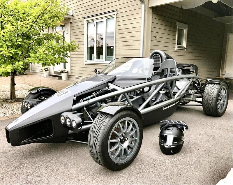 Grå Begagnad 2011 Ariel Atom 3 Cab | 725 000 kr - Bild 1/4