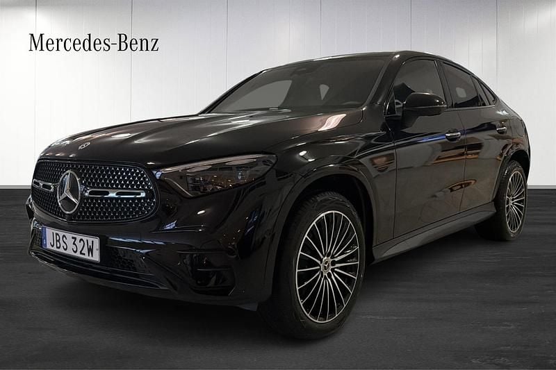 Begagnad Mercedes GLC300e AMG Line Premium Plus 313 HK (230 kW) 2025 Svart SUV