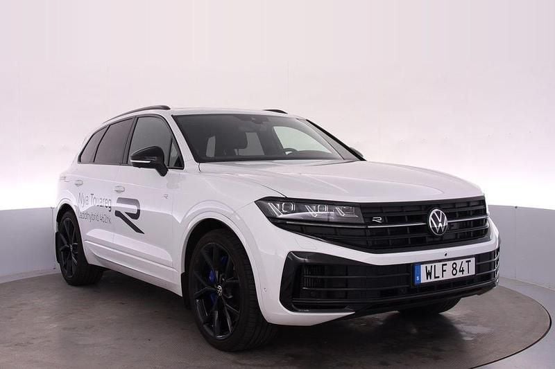 Vit Begagnad 2024 VW Touareg R SUV | 889 000 kr (Marknadspris) - Bild 1/4