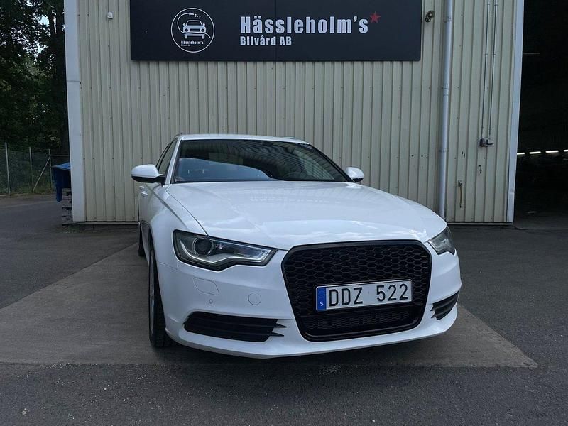 Vit Begagnad 2013 Audi A6 Ambition Kombi | 139 900 kr (Marknadspris) - Bild 1/4