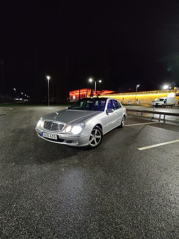 Begagnad Mercedes E240 177 HK (130 kW) 2004