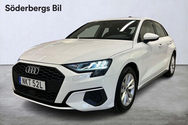 Vit Begagnad 2022 Audi A3 Sportback Proline Halvkombi | 263 000 kr (Marknadspris) - Bild 1/4