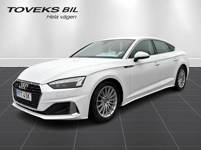 Ibisvit Begagnad 2021 Audi A5 Sportback Advanced Plus Halvkombi | 269 000 kr (Bra pris) - Bild 1/4