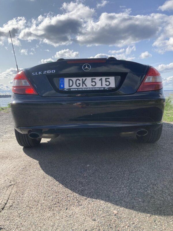 Svart Begagnad 2006 Mercedes SLK200 Cab | 99 000 kr (Marknadspris) - Bild 1/4