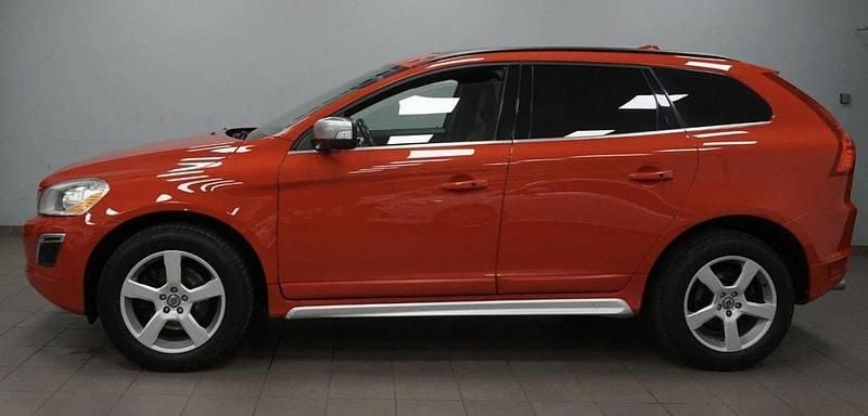 Röd Begagnad 2013 Volvo XC60 R-Design SUV | 124 000 kr (Bra pris) - Bild 1/4