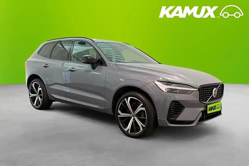 Silver/grå Begagnad 2022 Volvo XC60 R-Design SUV | 389 800 kr (Marknadspris) - Bild 1/4