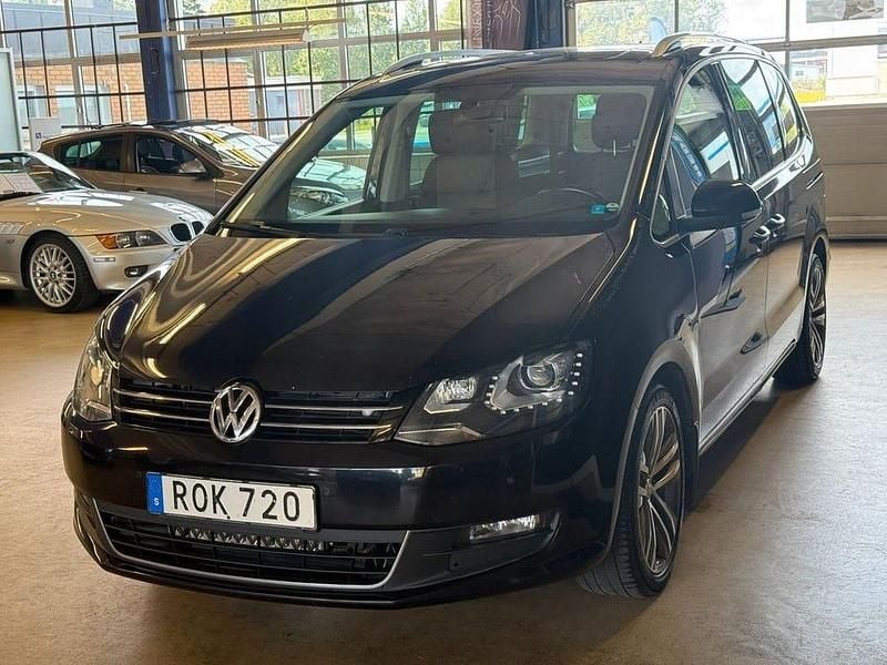 Begagnad VW Sharan 140 HK (102 kW) 2015 Svart Minibuss