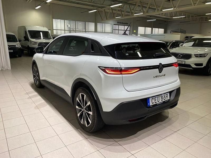 Begagnad Renault Mégane IV Evolution 97 kW (132 HK) 2023 Vit