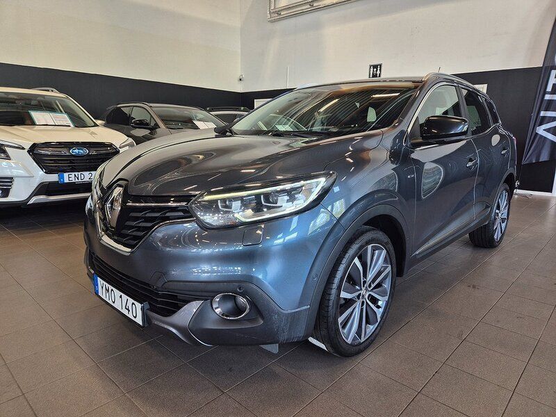Grå (grå metallic) Begagnad 2017 Renault Kadjar Bose Edition SUV | 124 900 kr (Marknadspris) - Bild 1/4