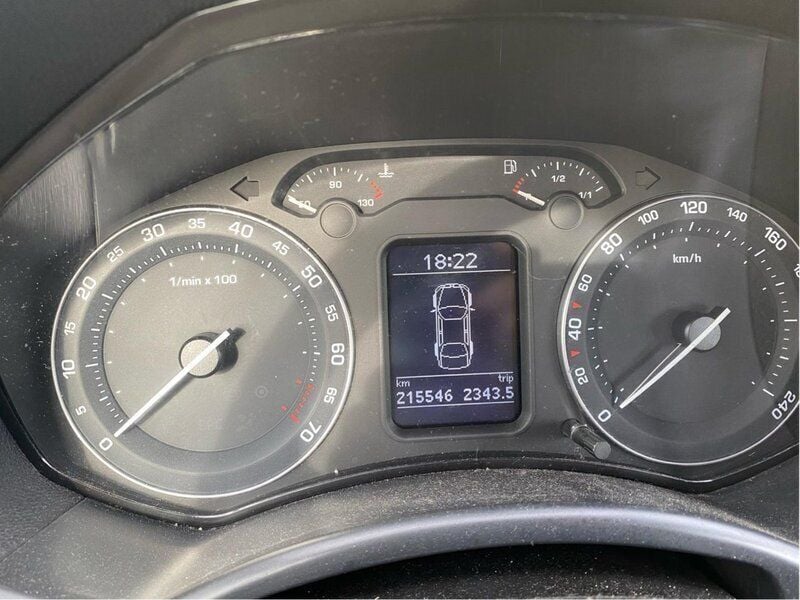 Brun Begagnad 2006 Skoda Octavia Kombi | 31 000 kr (Marknadspris) - Bild 1/4