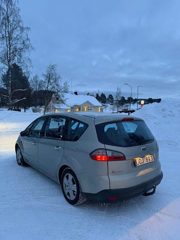 Begagnad Ford S-MAX S 145 HK (106 kW) 2009 Minibuss