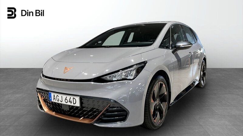 Ljusgrå (vapor grey) Begagnad 2022 Cupra Born Halvkombi | 269 900 kr (Marknadspris) - Bild 1/4