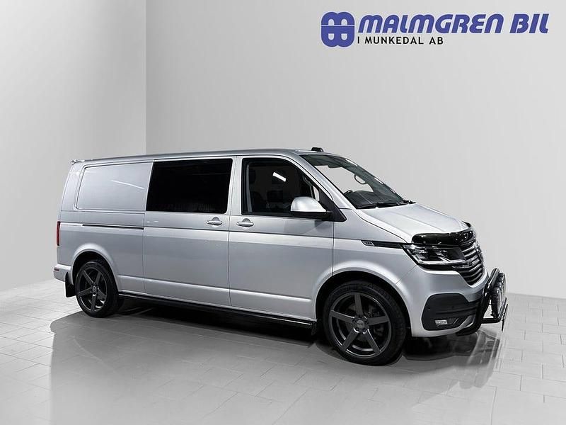 Silver (silver metallic) Begagnad 2022 VW T6.1 Exclusive Van | 848 750 kr - Bild 1/4