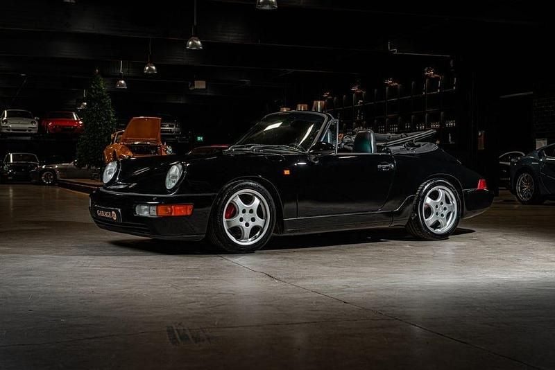 Begagnad Porsche 911 Carrera 250 HK (183 kW) 1992 Svart Cab