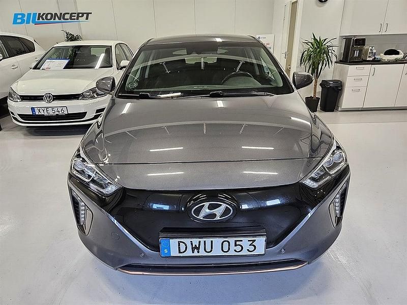 Begagnad Hyundai Ioniq Premium 88 kW (120 HK) 2018 Grå Halvkombi