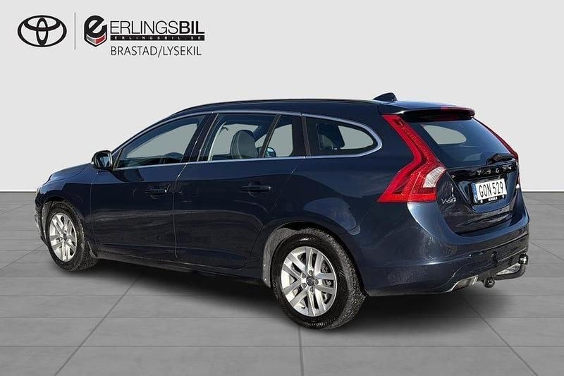 Begagnad Volvo V60 Momentum 181 HK (133 kW) 2015 Blå Kombi