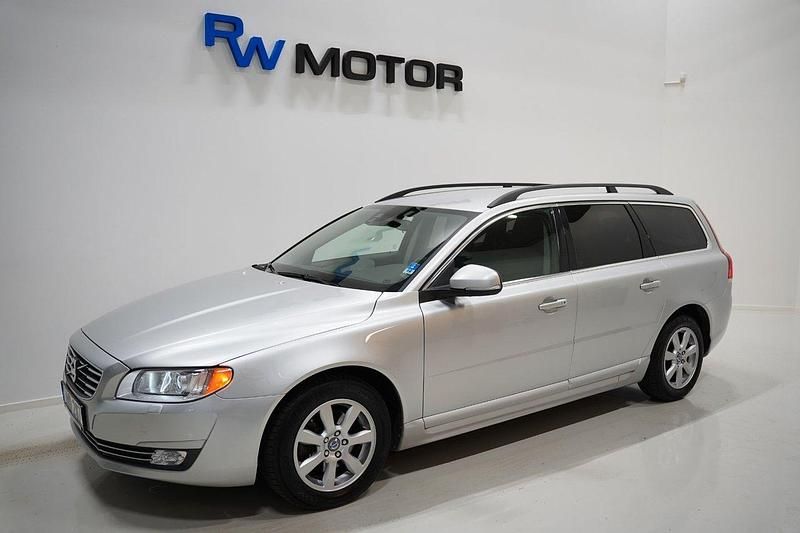 Silver Begagnad 2013 Volvo V70 Momentum Kombi | 154 800 kr (Dyr) - Bild 1/4