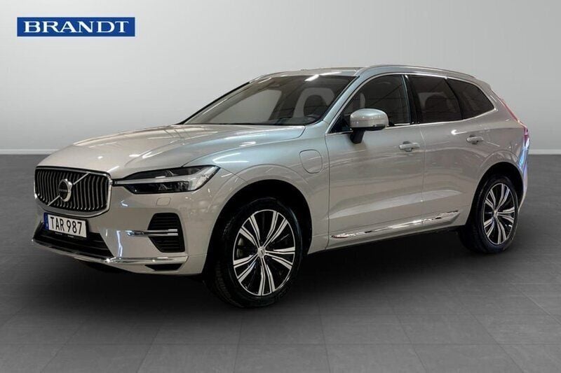 Silver Begagnad 2023 Volvo XC60 Plus SUV | 529 900 kr (Lite dyr) - Bild 1/3