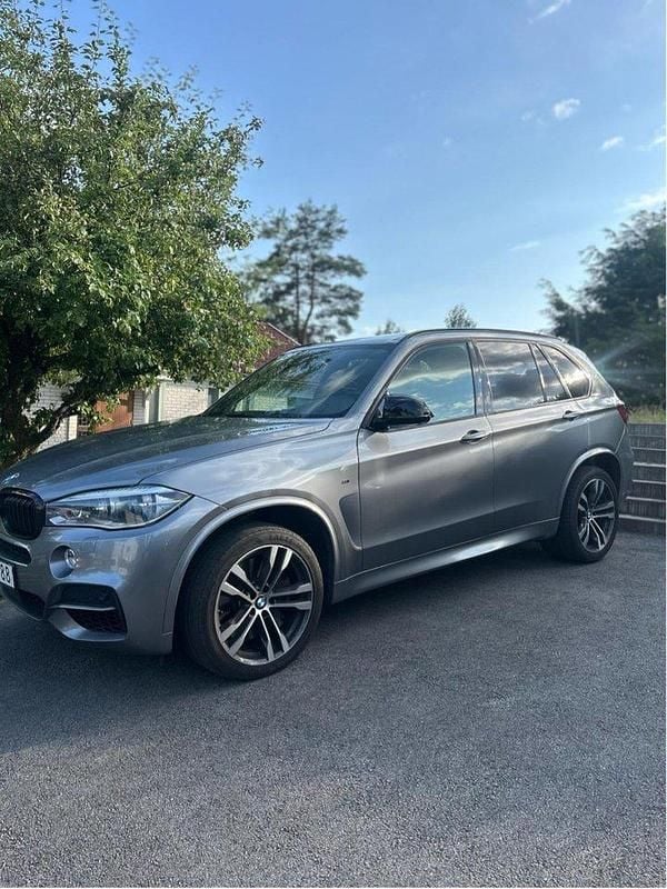 Grå Begagnad 2015 BMW X5 M Sport SUV | 345 000 kr (Lite dyr) - Bild 1/4