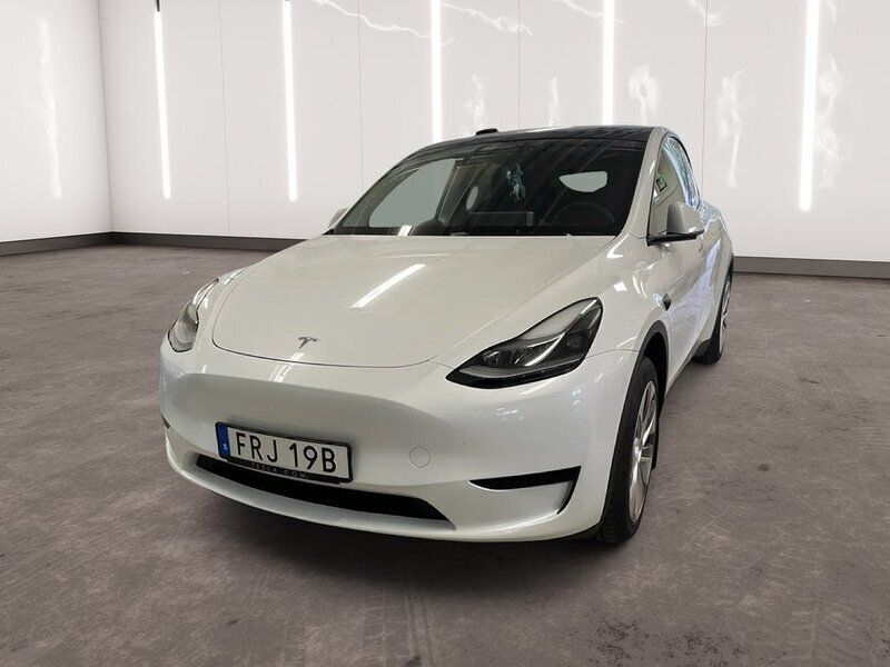 Vit Begagnad 2024 Tesla Model Y Standard Range SUV | 489 000 kr - Bild 1/4