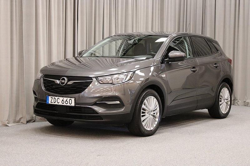 Mörkgrå (grå metallic) Begagnad 2017 Opel Grandland X Enjoy SUV | 159 900 kr (Marknadspris) - Bild 1/4