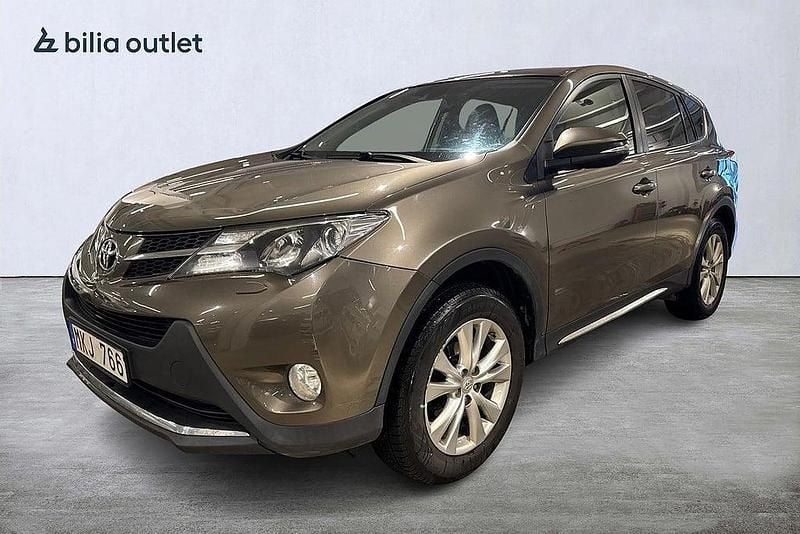 Begagnad Toyota RAV4 151 HK (111 kW) 2013 Brun Sedan