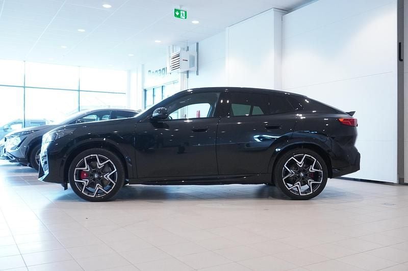 Begagnad BMW iX2 M Sport 150 kW (204 HK) 2026 Svart SUV
