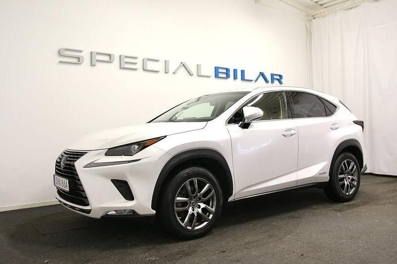 Sonic white metallic Begagnad 2018 Lexus NX300h Executive Line SUV | 259 000 kr (Marknadspris) - Bild 1/4