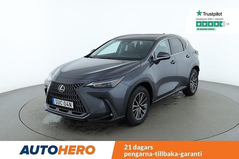 Grå Begagnad 2025 Lexus NX450h+ Executive Line SUV | 545 000 kr - Bild 1/4